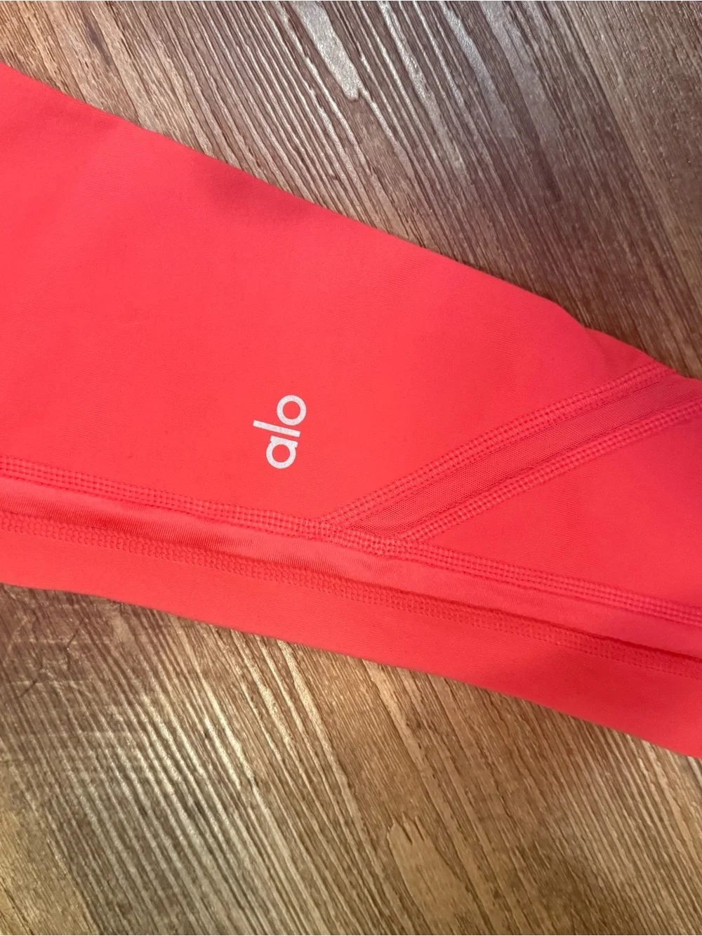 Alo Yoga Continuity capris Coral pink XS